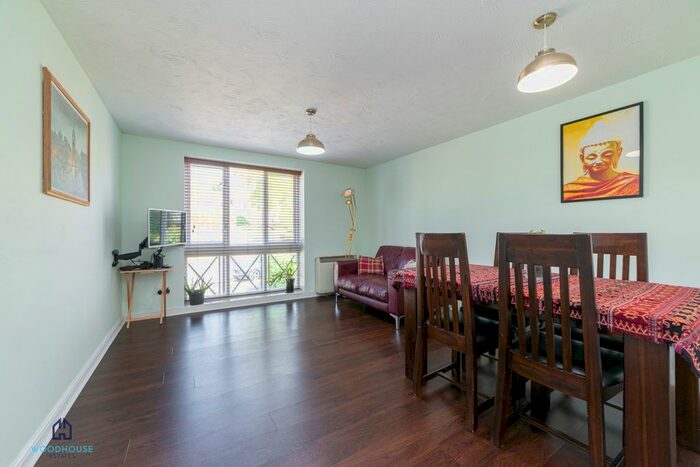 2 Bedroom Flat To Rent In Ribblesdale Avenue, London, N11