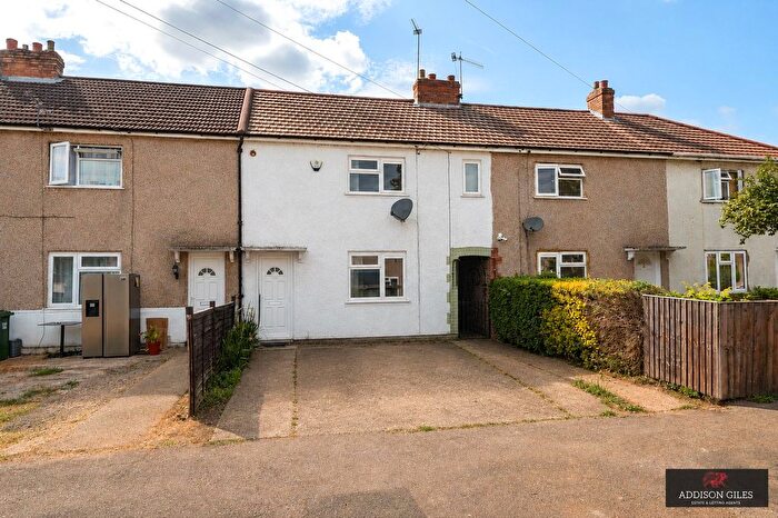 3 Bedroom Terraced House For Sale In Mead Avenue, Slough, Berkshire, SL3