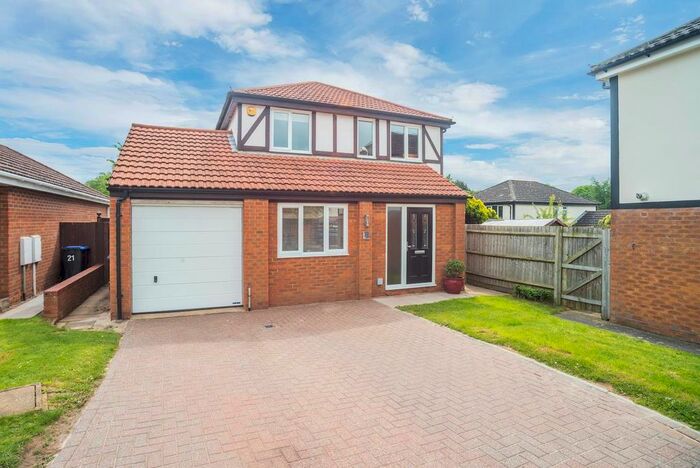 4 Bedroom Detached House For Sale In Kimble Close, East Hunsbury, NN4