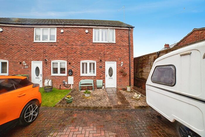 3 Bedroom End Of Terrace House For Sale In Carlyle Gardens, Heanor, DE75