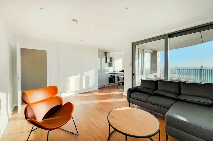 2 Bedroom Apartment To Rent In Green Street, London, NW10