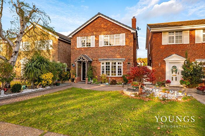 4 Bedroom Detached House For Sale In Abreys, Benfleet, SS7