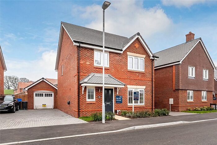 4 Bedroom Detached House For Sale In Chertsey, Surrey, KT16