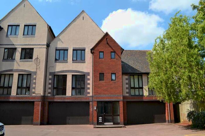 1 Bedroom Apartment To Rent In Gabriels Wharf, EX2