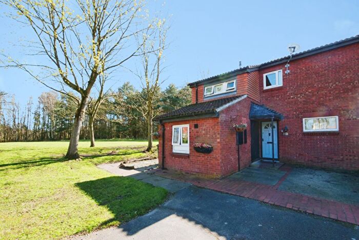 2 Bedroom End Terrace House For Sale In Hollis Crescent, York, YO32