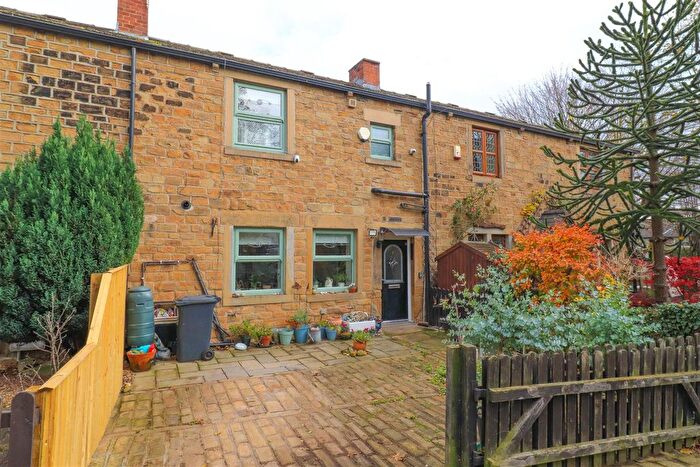 2 Bedroom Cottage For Sale In Park Road, Earlsheaton, Dewsbury, WF12
