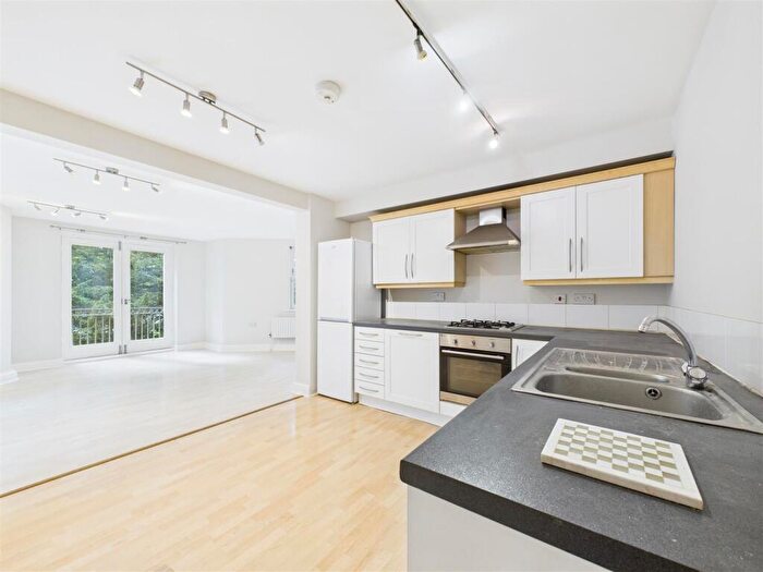 2 Bedroom Apartment To Rent In Tapton Court, Tapton House Road, Broomhill, Sheffield, S10
