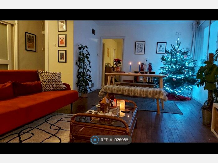 2 Bedroom Flat To Rent In Glenhurst Court, London, SE19