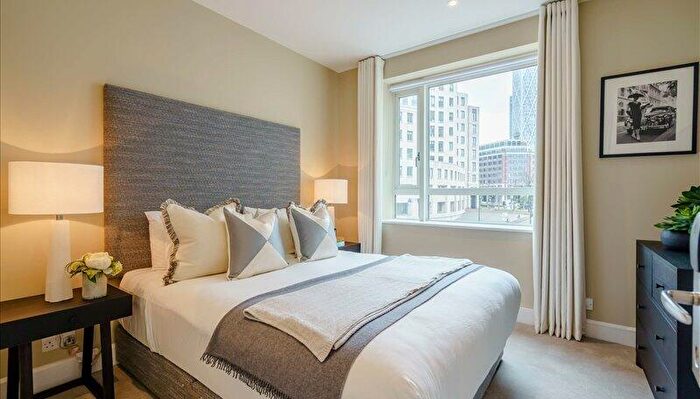 2 Bedroom Apartment To Rent In Circus Apartments, Canary Wharf, E14