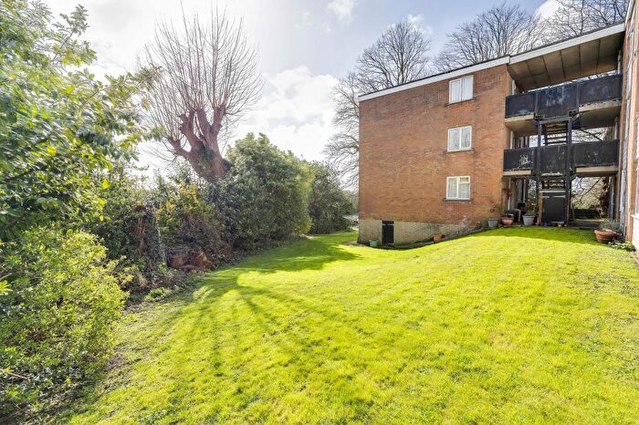 2 Bedroom Flat For Sale In The Gables, The Southra, Dinas Powys, The Vale Of Glamorgan., CF64