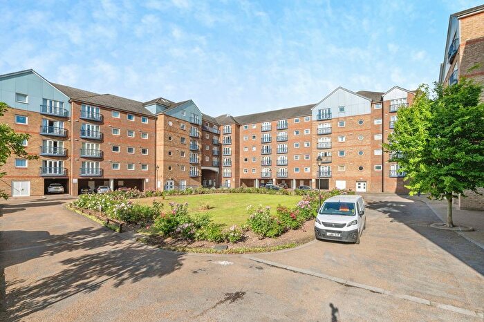 2 Bedroom Flat For Sale In Argent Court, Argent Street, Grays, Essex, RM17