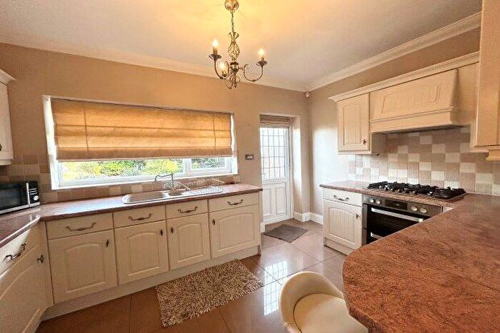 4 Bedroom Property To Rent In Upper Rainham Road, Hornchurch, RM12