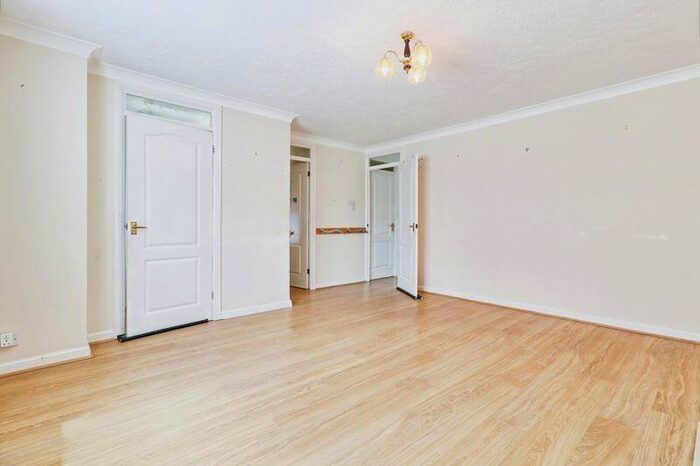 2 Bedroom Retirement Property For Sale In Alexander Mews, Chelmsford, CM2