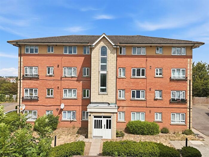 2 Bedroom Flat For Sale In Buxton Close, London, N9