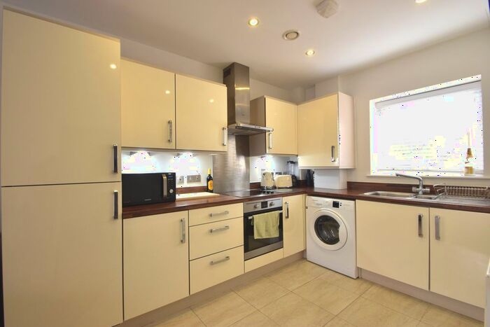 1 Bedroom Maisonette To Rent In Strawberry Fields, Addlestone, KT15
