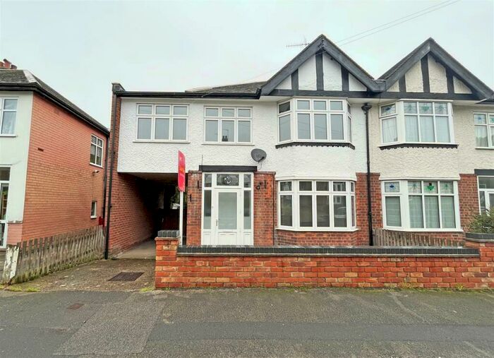 4 Bedroom Semi-Detached House To Rent In Exton Road, Sherwood, Nottingham, NG5