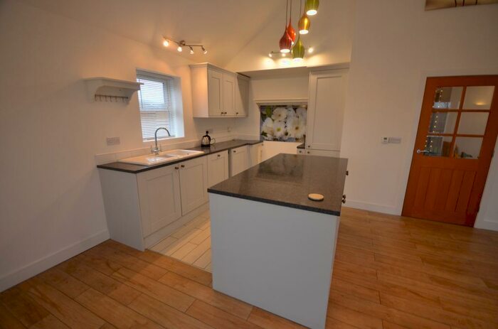 3 Bedroom Bungalow To Rent In Crabtree Lane, Sutton-On-Sea, LN12