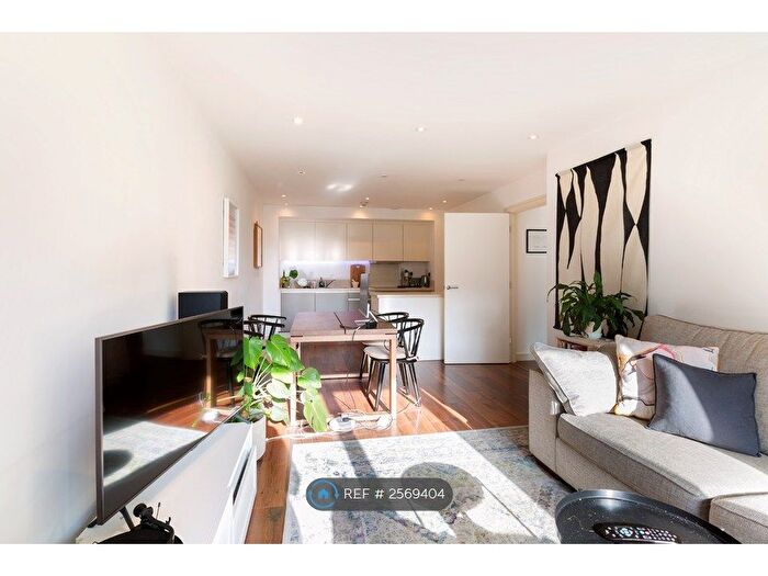 2 Bedroom Flat To Rent In Avon House, London, SW18