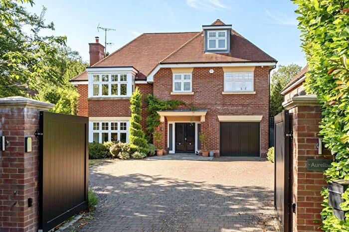 6 Bedroom Detached House For Sale In Sandlands Grove, Walton-On-The-Hill, KT20