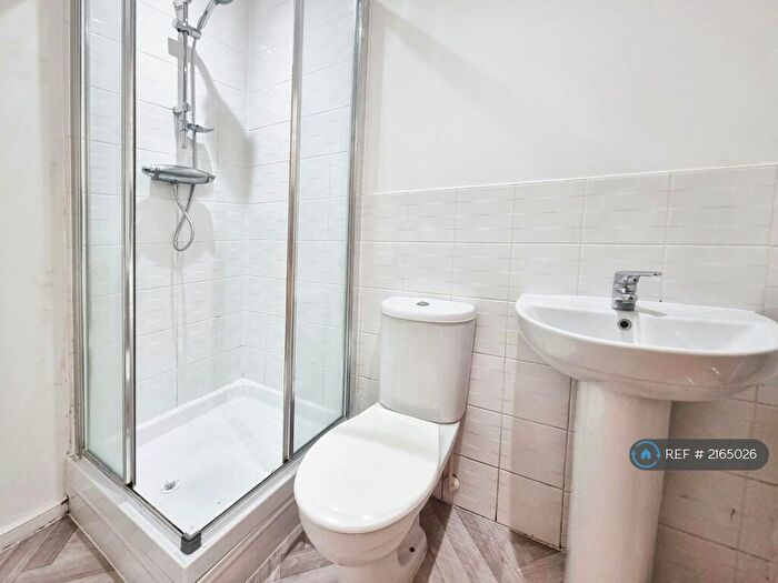 2 Bedroom Flat To Rent In Bolton Road, Blackburn, BB2