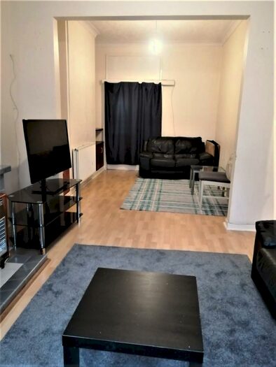 3 Bedroom Terraced House To Rent In Wells Street, Cardiff(City), CF11