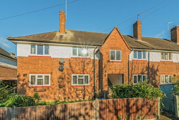 2 Bedroom Flat To Rent In Marlow Crescent, Twickenham, TW1