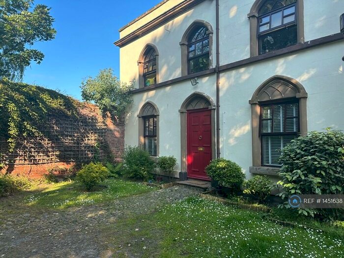 Flats to rent in Churchdown Close, Liverpool, L14