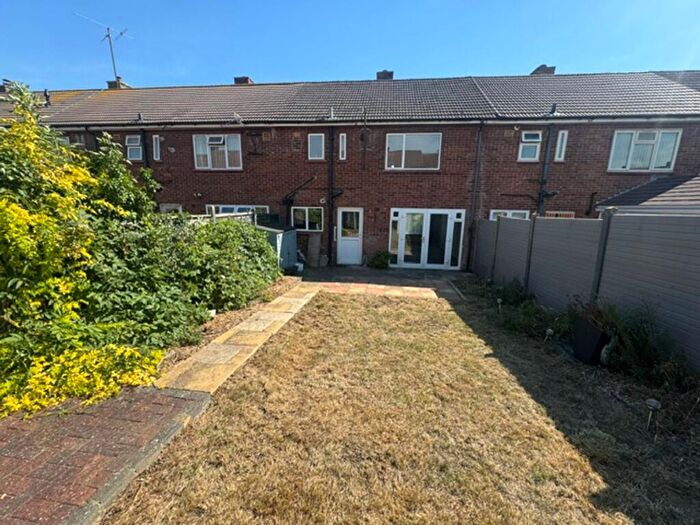 3 Bedroom Terraced House For Sale In The Boundary, Bedford, MK41