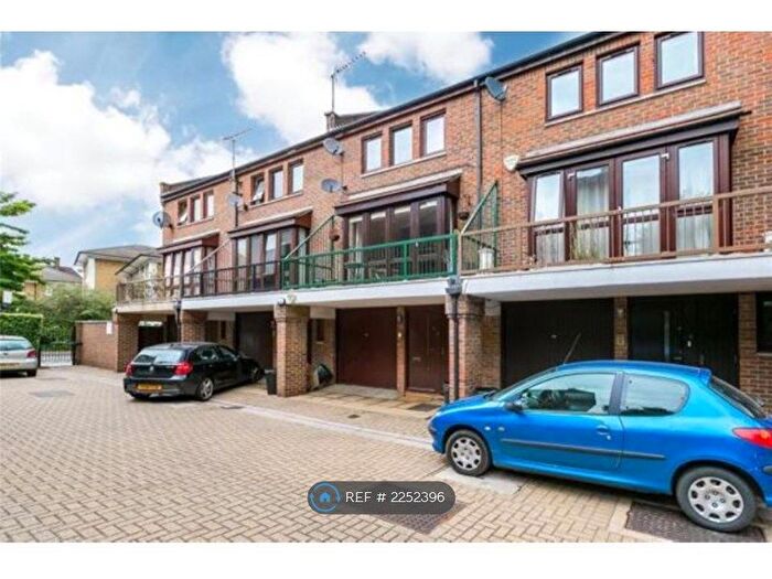 4 Bedroom Terraced House To Rent In Cheryls Close, London, SW6