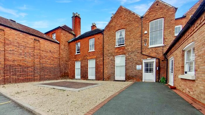 1 Bedroom Flat To Rent In Lichfield Street, Tamworth, Staffordshire, B79