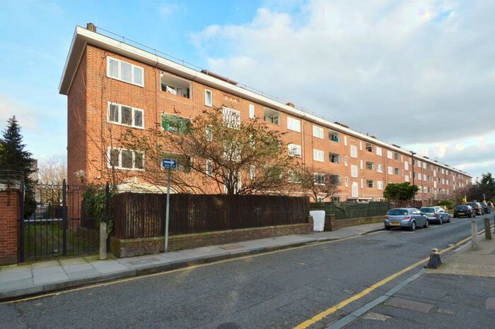 3 Bedroom Apartment To Rent In Canrobert Street, Bethnal Green, E2