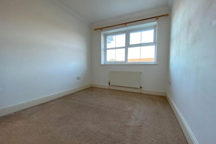 3 Bedroom End Of Terrace House For Sale In Goodwin Close, Deal, CT14