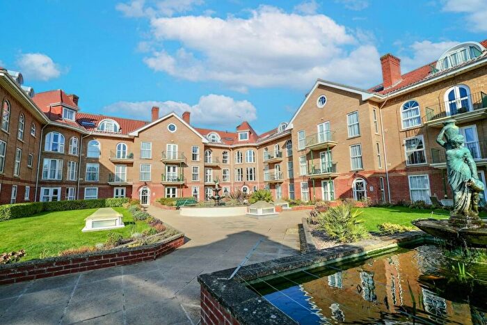 2 Bedroom Apartment For Sale In Colne Road, Cromer, NR27