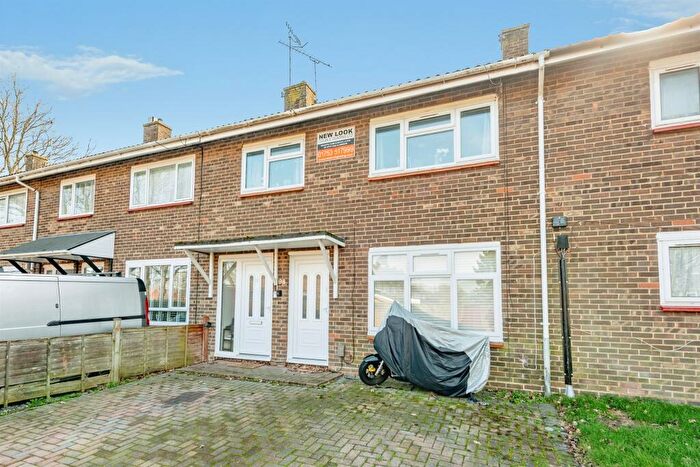 3 Bedroom Terraced House For Sale In Shackleton Road, Crawley, RH10