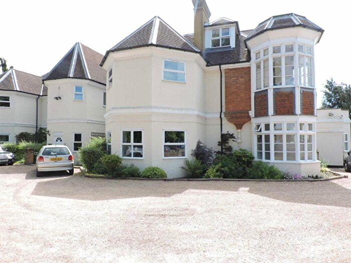 1 Bedroom Apartment To Rent In Tower House, Byfleet, KT14