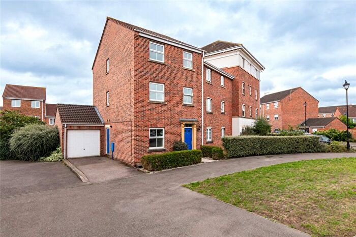 4 Bedroom Semi-Detached House To Rent In Emerald Crescent, Sittingbourne, Kent, ME10