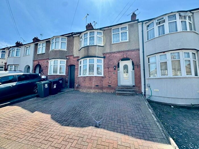 3 Bedroom Terraced House For Sale In St. Pauls Road, Luton, LU1