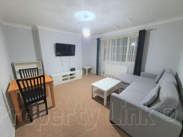 1 Bedroom Flat To Rent In Churchfields, London, E18