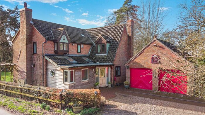 4 Bedroom Detached House For Sale In Hill House Road, Bramerton, Norwich, NR14