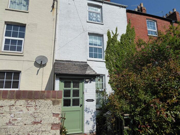 3 Bedroom Terraced House For Sale In Milton Street, Banbury, OX16
