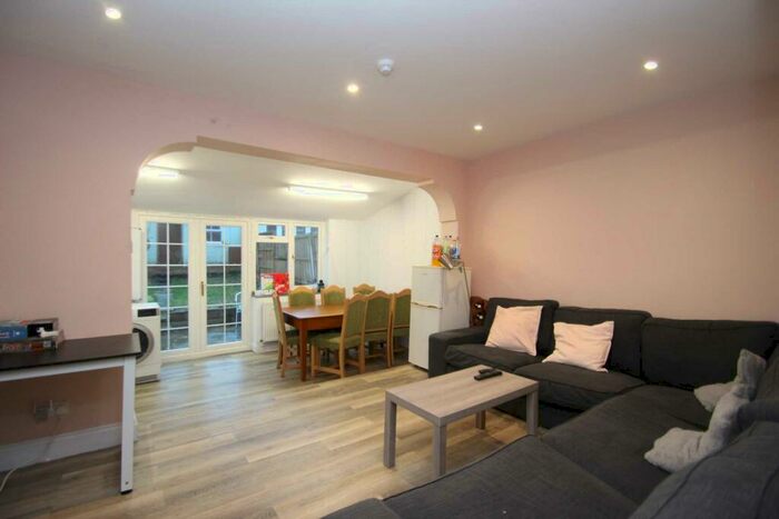 7 Bedroom End Of Terrace House To Rent In Marston Road, Marston **Student Property **, OX3