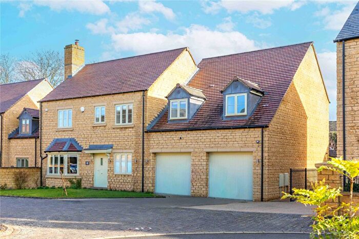 5 Bedroom Detached House For Sale In Barnard Crescent, Broadway, Worcestershire, WR12