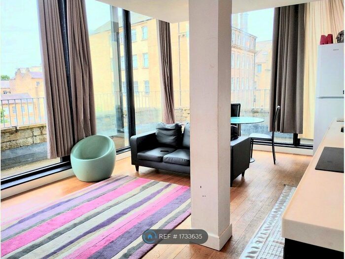 2 Bedroom Flat To Rent In Hanover House, Bradford, BD1