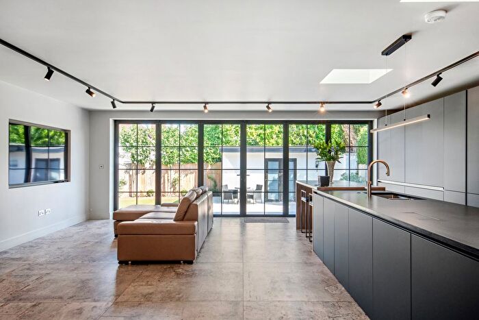 3 Bedroom Bungalow For Sale In Avenue Rise, Bushey, WD23