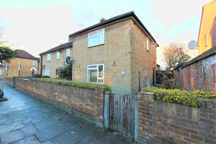 3 Bedroom House To Rent In Brettenham Road, London, N18