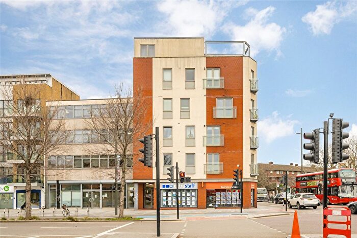 2 Bedroom Flat To Rent In The Grove, Stratford, London, E15