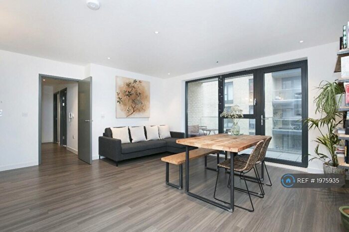 2 Bedroom Flat To Rent In Constance Green Court, London, E2