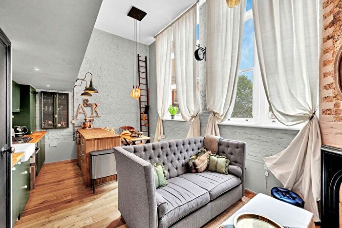 1 Bedroom Flat To Rent In Bloomfield Road, Woolwich, SE18