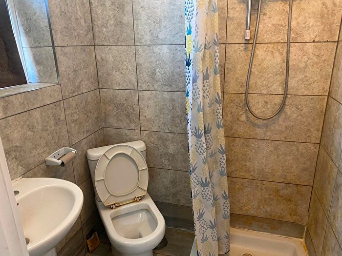 Studio To Rent In Cromwell Road, Hayes, UB3