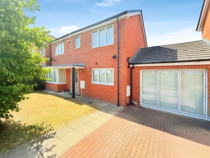 3 Bedroom Property To Rent In Jasmine Walk, Birmingham, B23